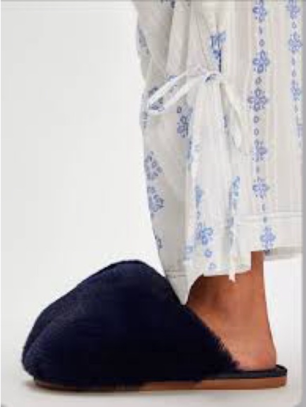 NWT FREE PEOPLE SNOWBALL SLIPPER in NAVY | 10